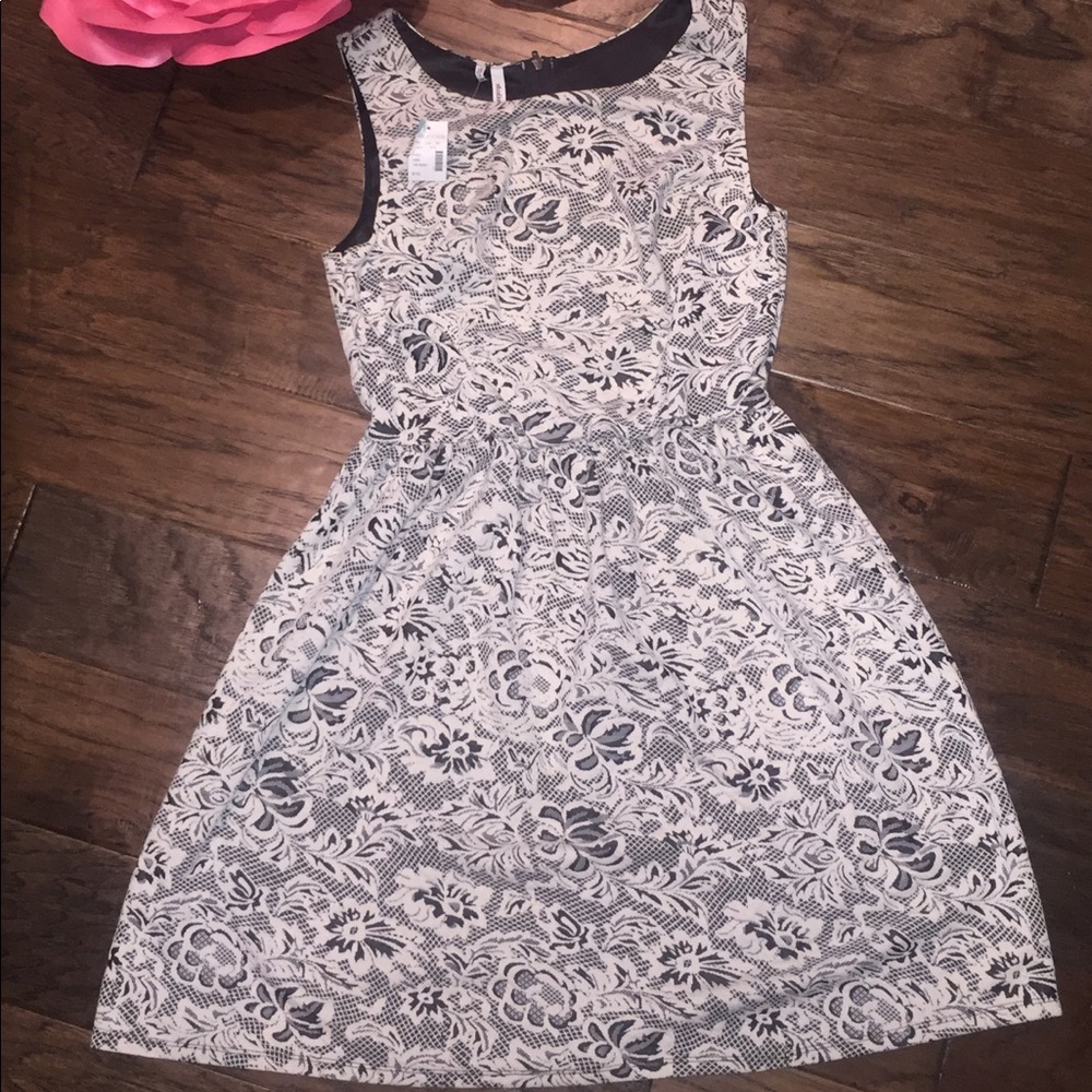 ⭐️💥Womans dress NWT⭐️💥